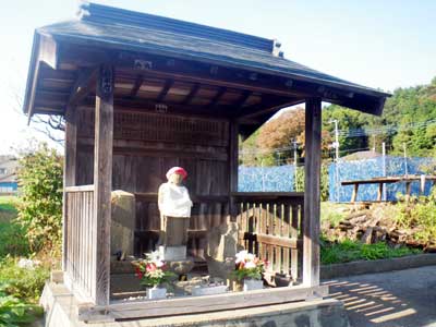 百万遍供養塔と地蔵菩薩